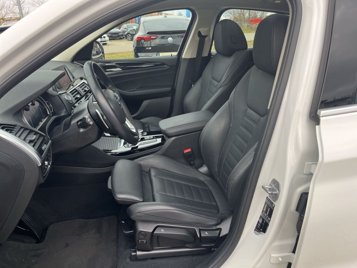 BMW X4 xDrive 20i xLine/StandHZG/AHK/Panodach/Navi foto 21
