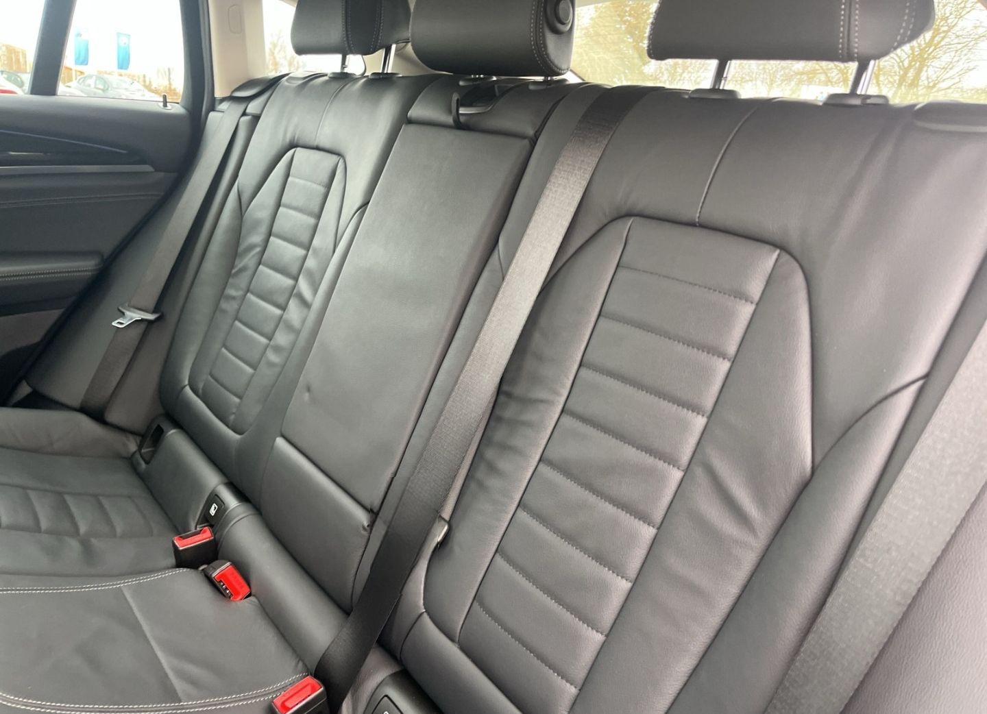 BMW X4 xDrive 20i xLine/StandHZG/AHK/Panodach/Navi foto 8