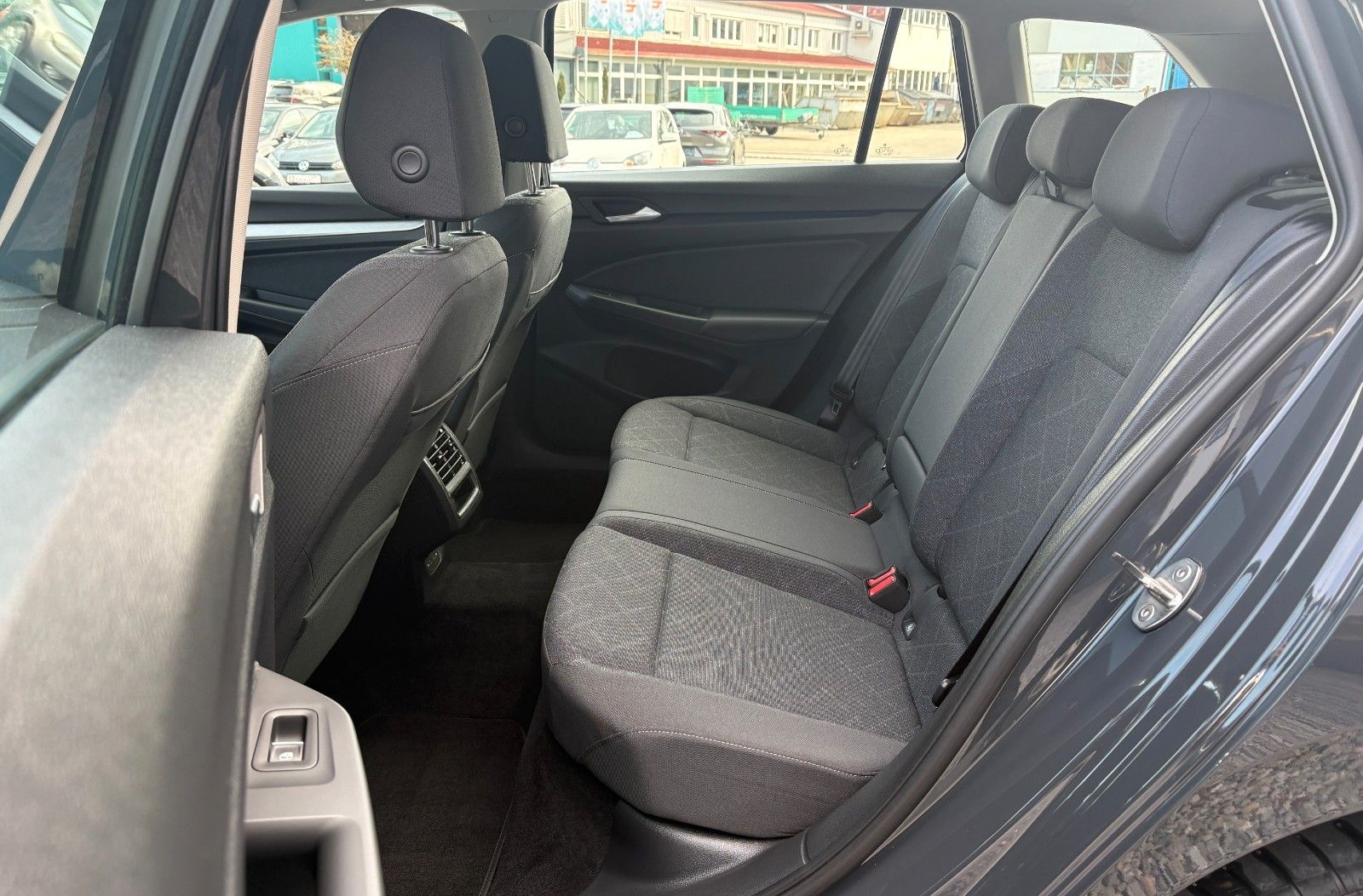 Volkswagen Golf VIII Variant Life 1. Hand foto 17