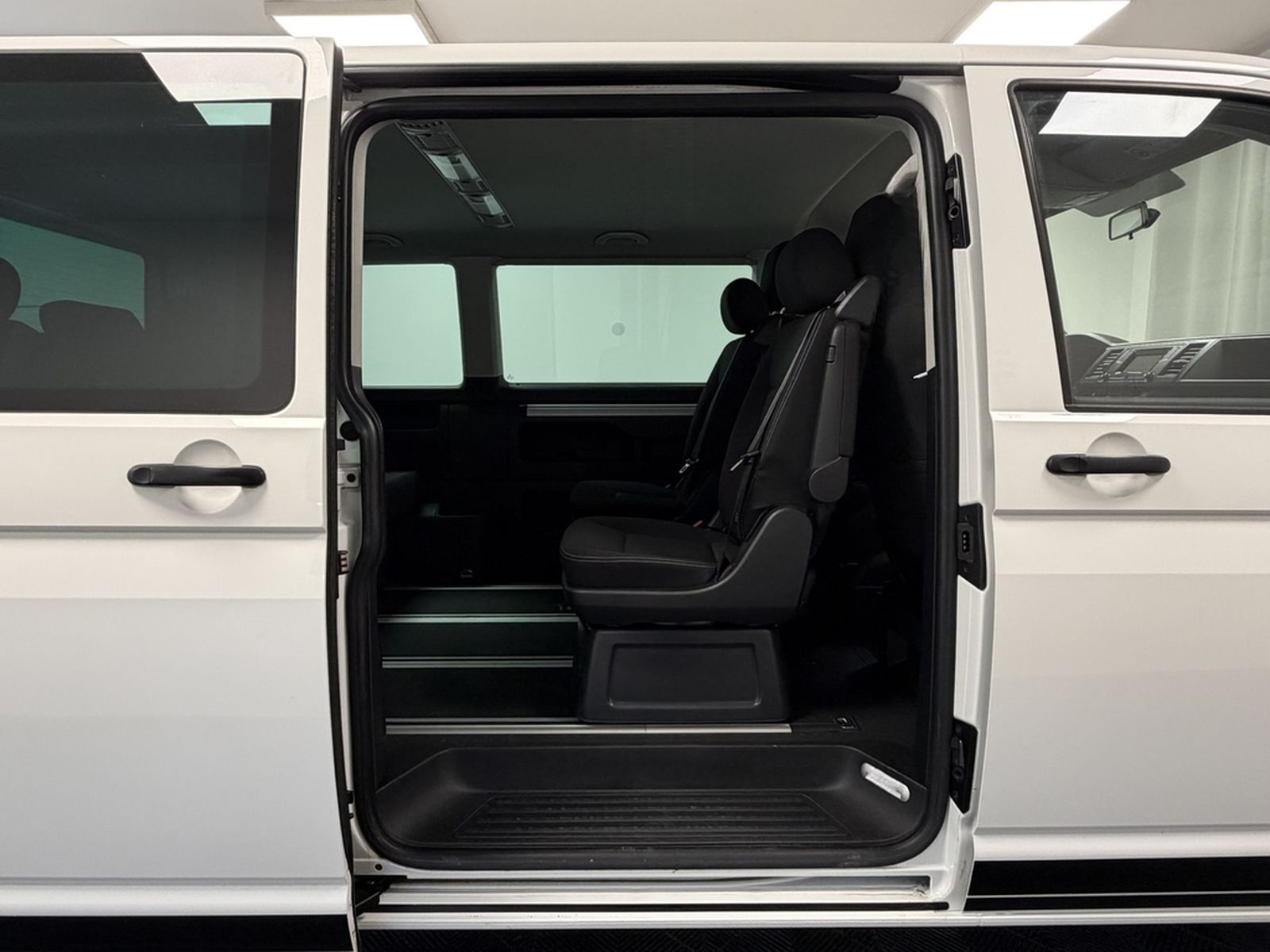 Volkswagen T6 Multivan 2.0 TDI 7-Sitze Standheizung AHK PDC foto 18