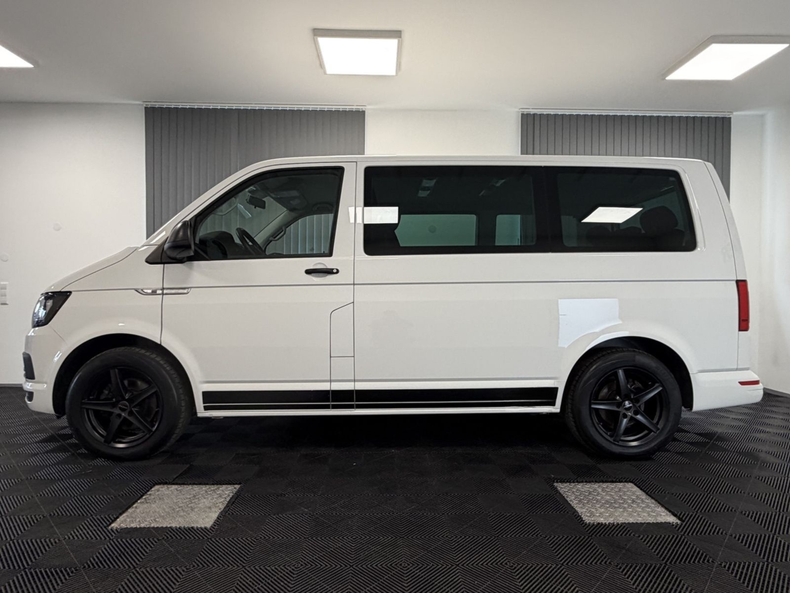Volkswagen T6 Multivan 2.0 TDI 7-Sitze Standheizung AHK PDC foto 4