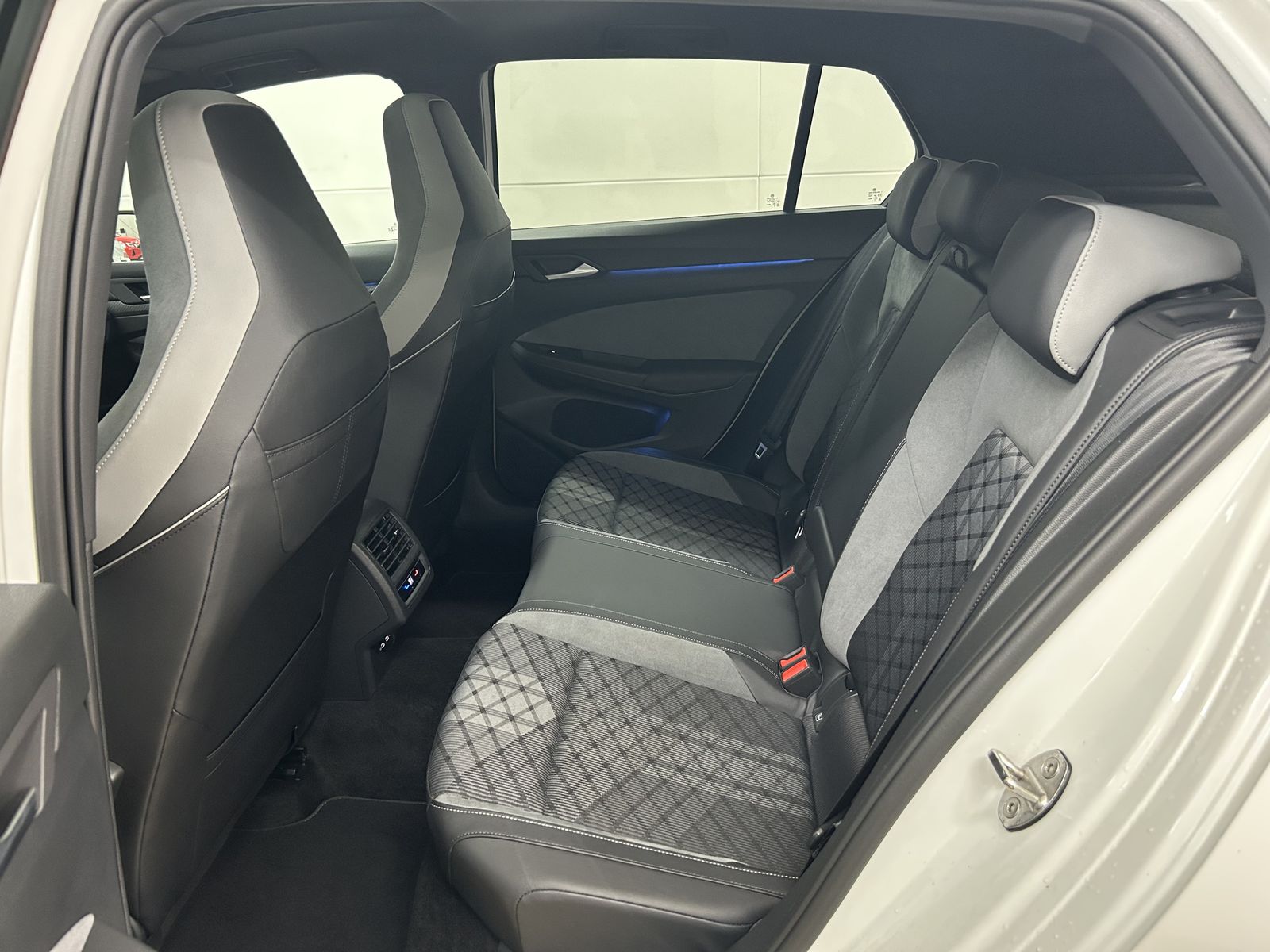 Volkswagen Golf R-Line ACC+Matrix+Pano+Ambiente+Keyless+DAB foto 17