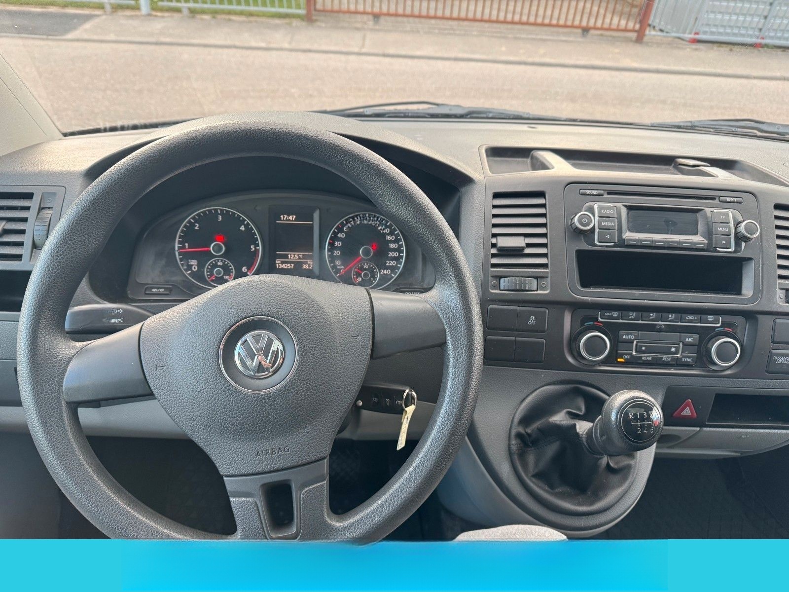 Volkswagen T5 Caravelle Trendline "8Sitzer" foto 22