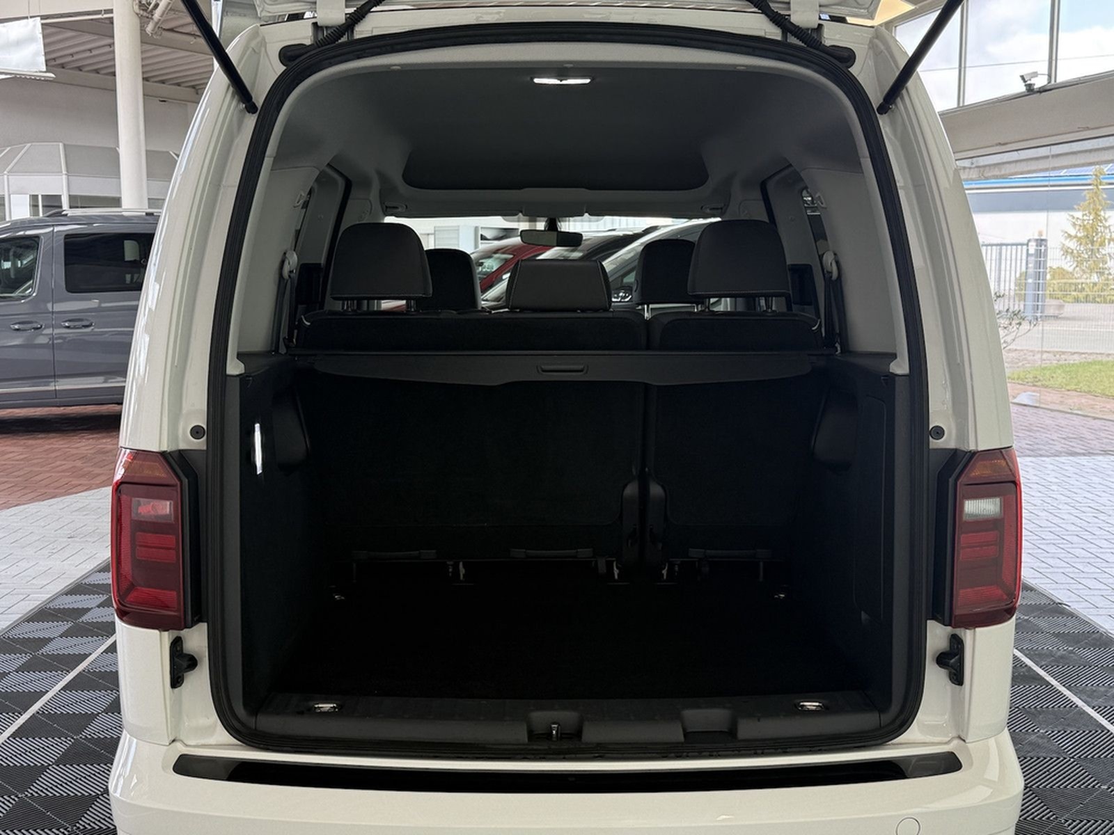 Volkswagen Caddy EDITION 35 TSI XENON NAVI ACC KAMERA foto 12