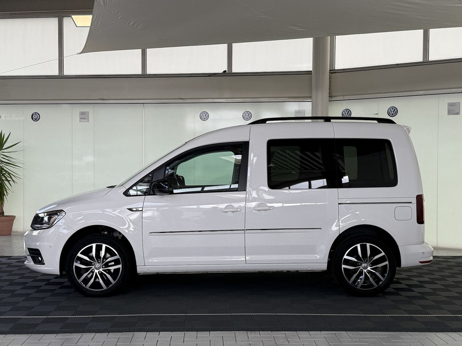 Volkswagen Caddy EDITION 35 TSI XENON NAVI ACC KAMERA foto 3