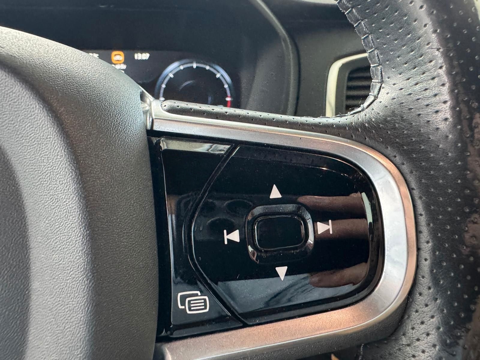 Volvo XC 90 Momentum 2.0D 2WD 7-Sitzer LED 360° Kamera foto 25