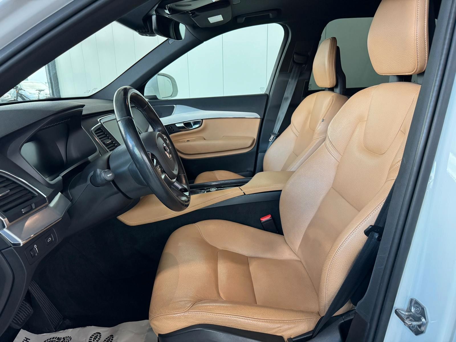 Volvo XC 90 Momentum 2.0D 2WD 7-Sitzer LED 360° Kamera foto 9