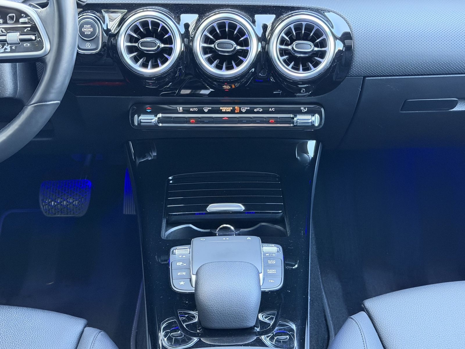 Mercedes-Benz CLA 200 Shooting Brake Progressive LED Pano 360° foto 23