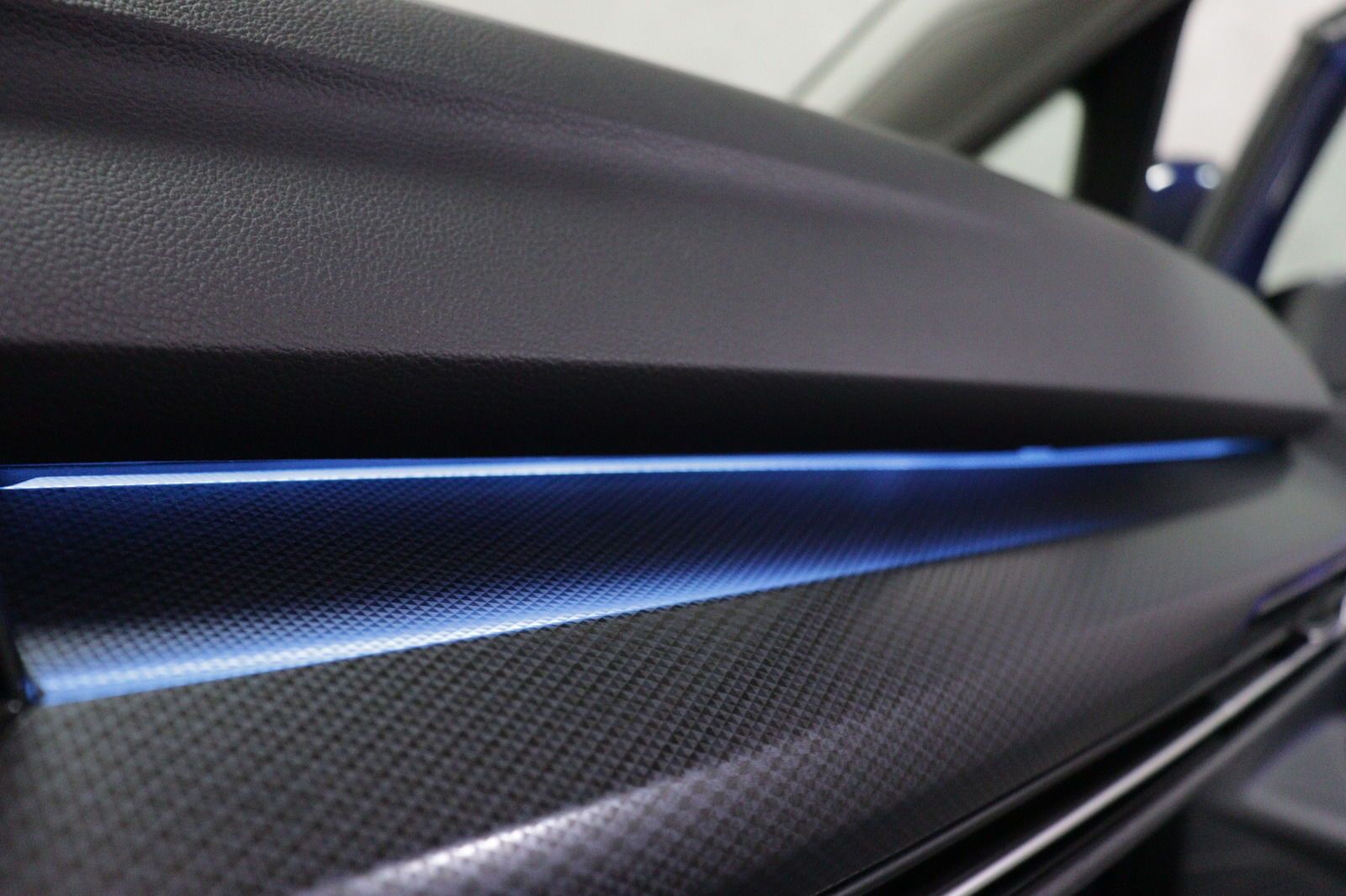 Volkswagen Golf VIII Lim. eTSI DSG United CAM LED ACC NAVI foto 16