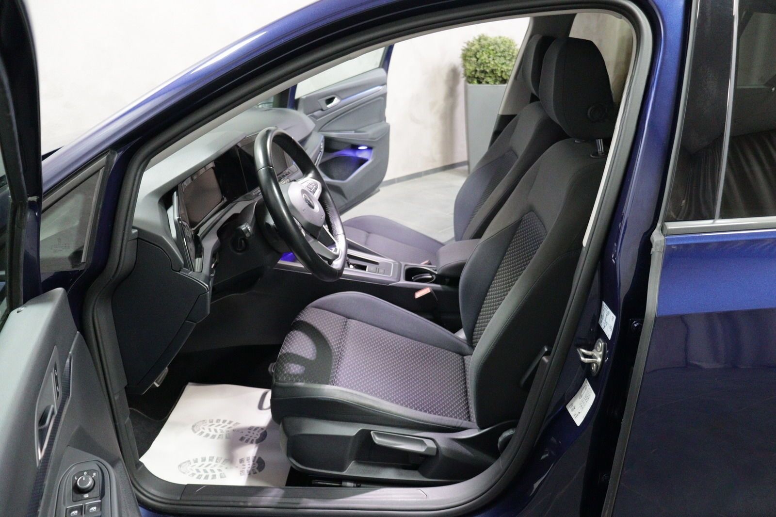 Volkswagen Golf VIII Lim. eTSI DSG United CAM LED ACC NAVI foto 3