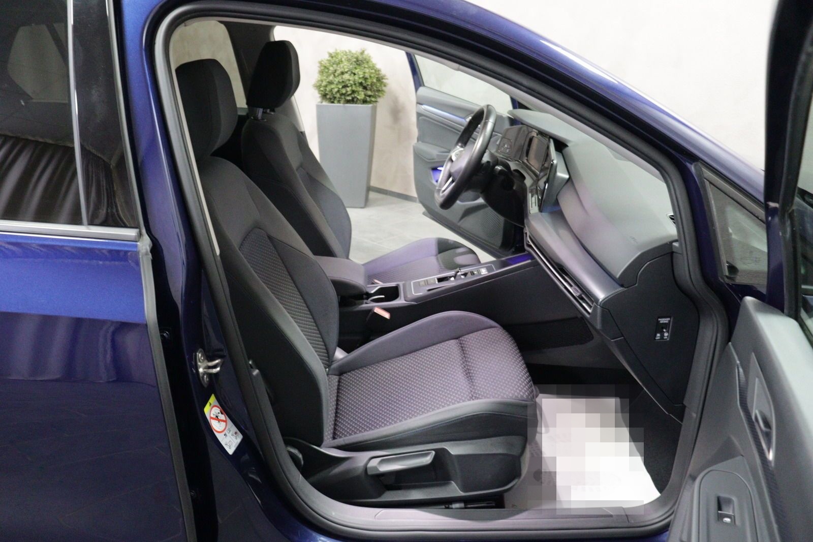 Volkswagen Golf VIII Lim. eTSI DSG United CAM LED ACC NAVI foto 6