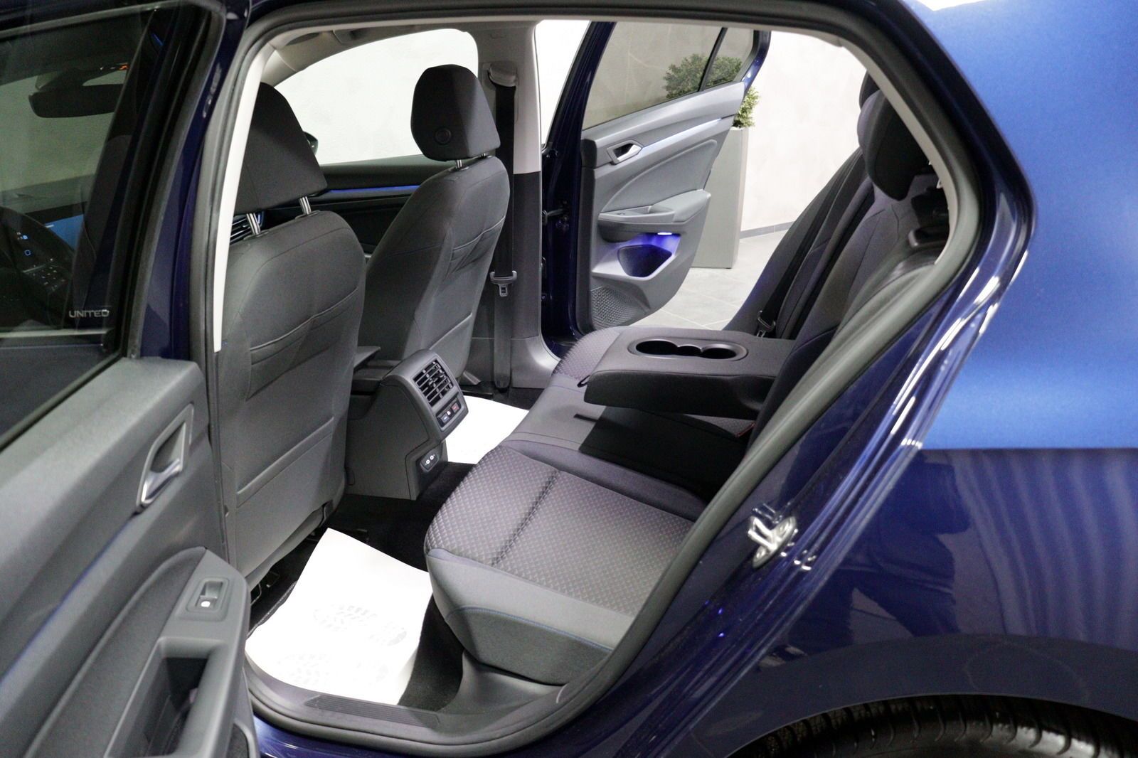 Volkswagen Golf VIII Lim. eTSI DSG United CAM LED ACC NAVI foto 7