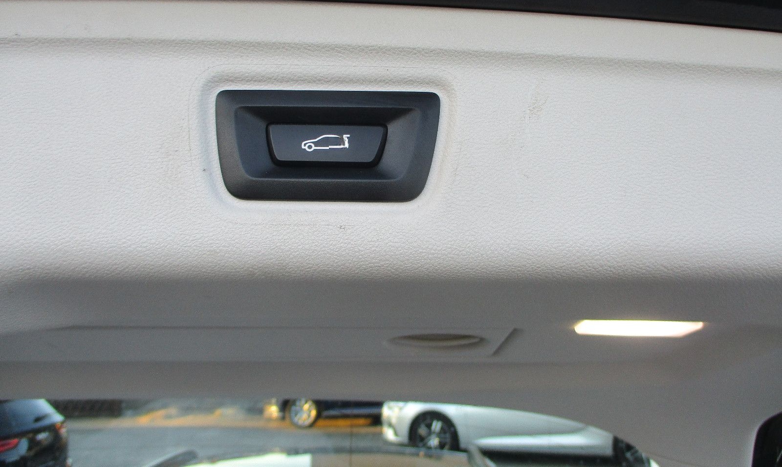 BMW 330e Touring NAVI SPURH SITZH TEMP LED PDC AHK foto 6