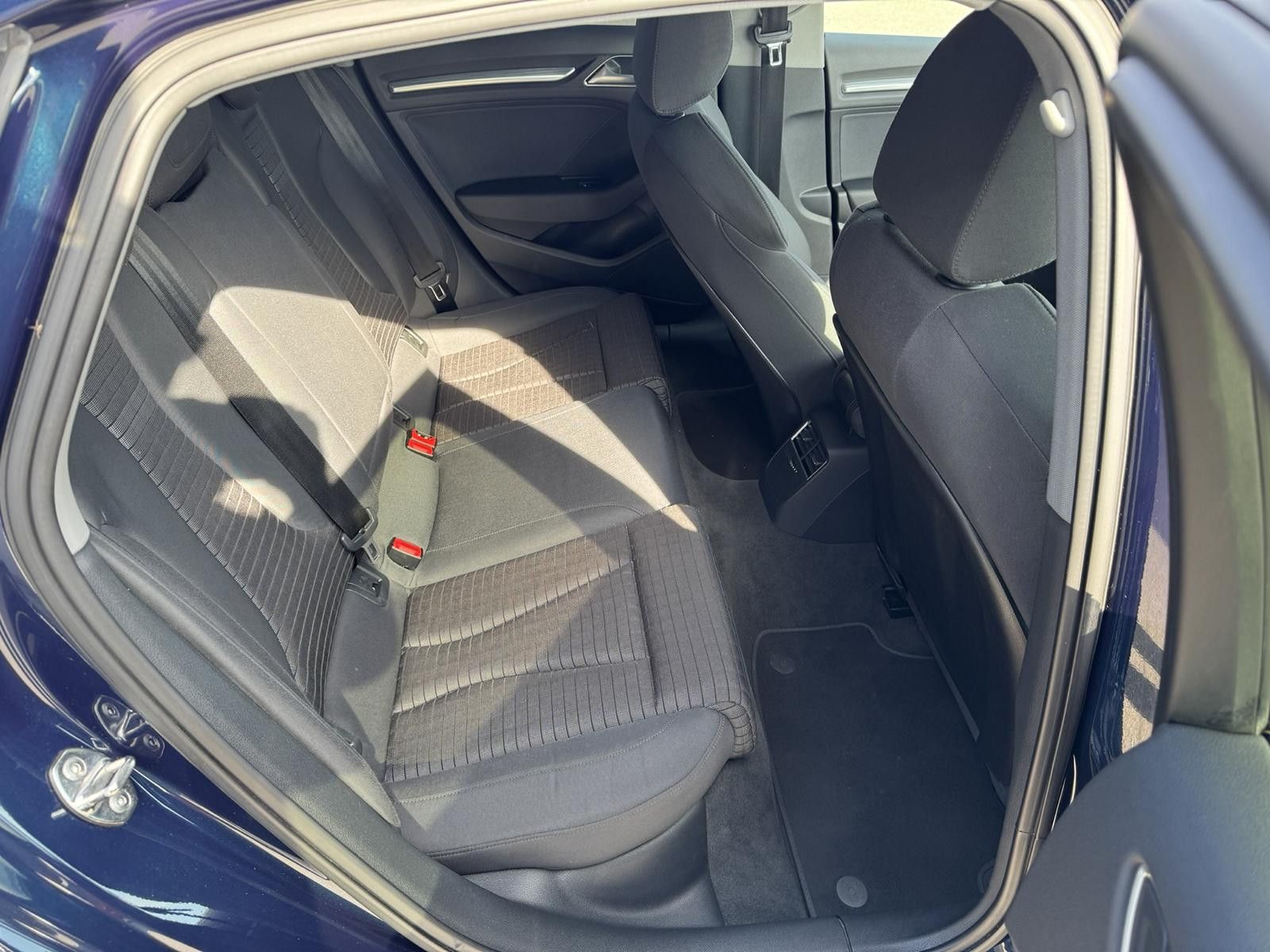 Audi A3 Limousine 35 TDI sport CarPlay Automatik foto 16