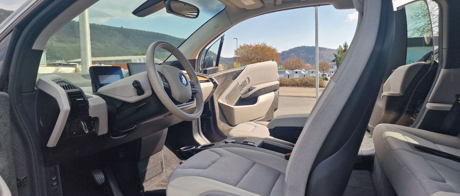 BMW i3 T-LEDER  DRIV.+ NAVI PROF H&K KAM SPORTPAKET foto 19