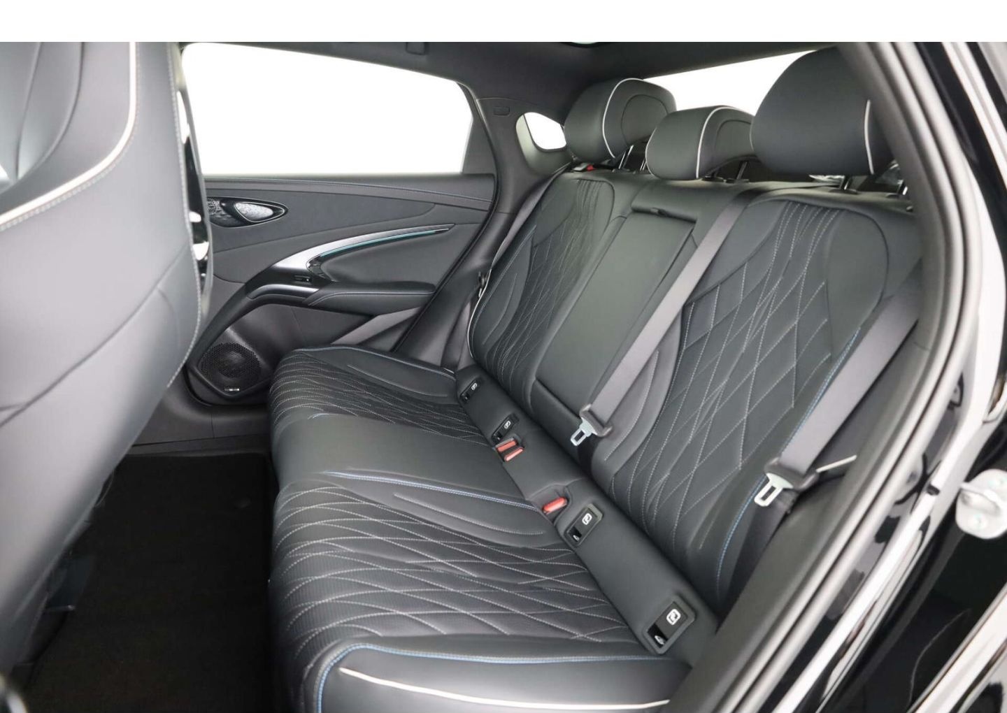 BYD Seal Design LP: 51.899,- /Dynaudio/LED/Wärmepump foto 12