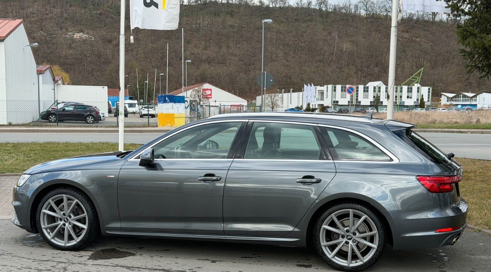 Audi A4 Avant sport ultra S-Line HUD 1. Hand Matrix foto 8