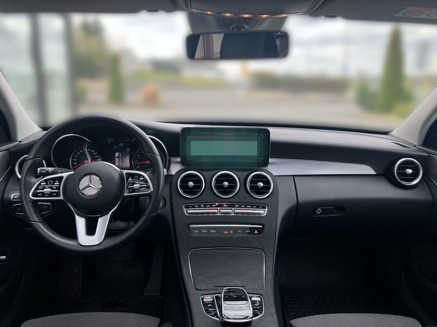 Mercedes-Benz C 200 T AVANTGARDE+AHK+PANO+MULTIB+AMBI+CARPLAY+ foto 10