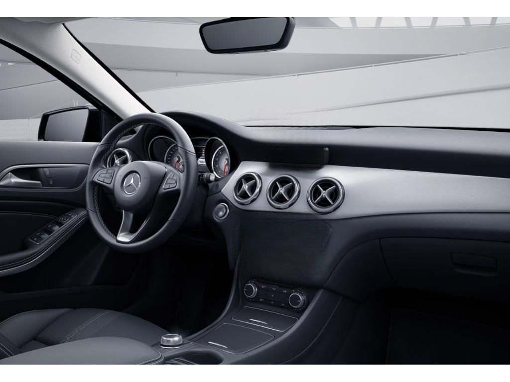 Mercedes-Benz GLA 180 KAMERA+NAVIGATION+TEMPOMAT+PARKPILOT+18" foto 10