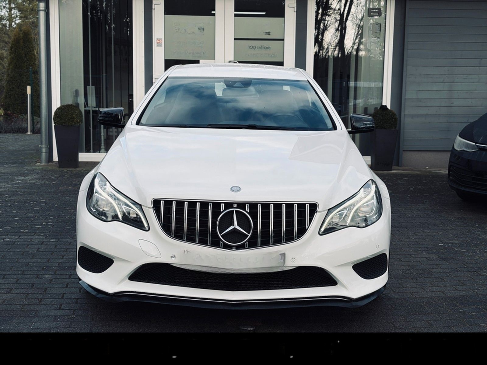 Mercedes-Benz E 250 Coupe Automatik+ILS+Navi+Totwinkel+SHZ+USB foto 2