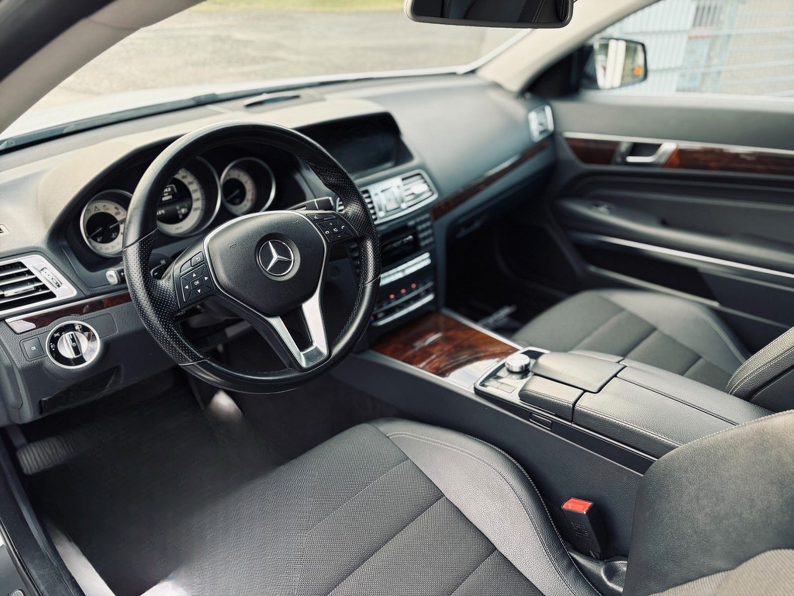 Mercedes-Benz E 250 Coupe Automatik+ILS+Navi+Totwinkel+SHZ+USB foto 12