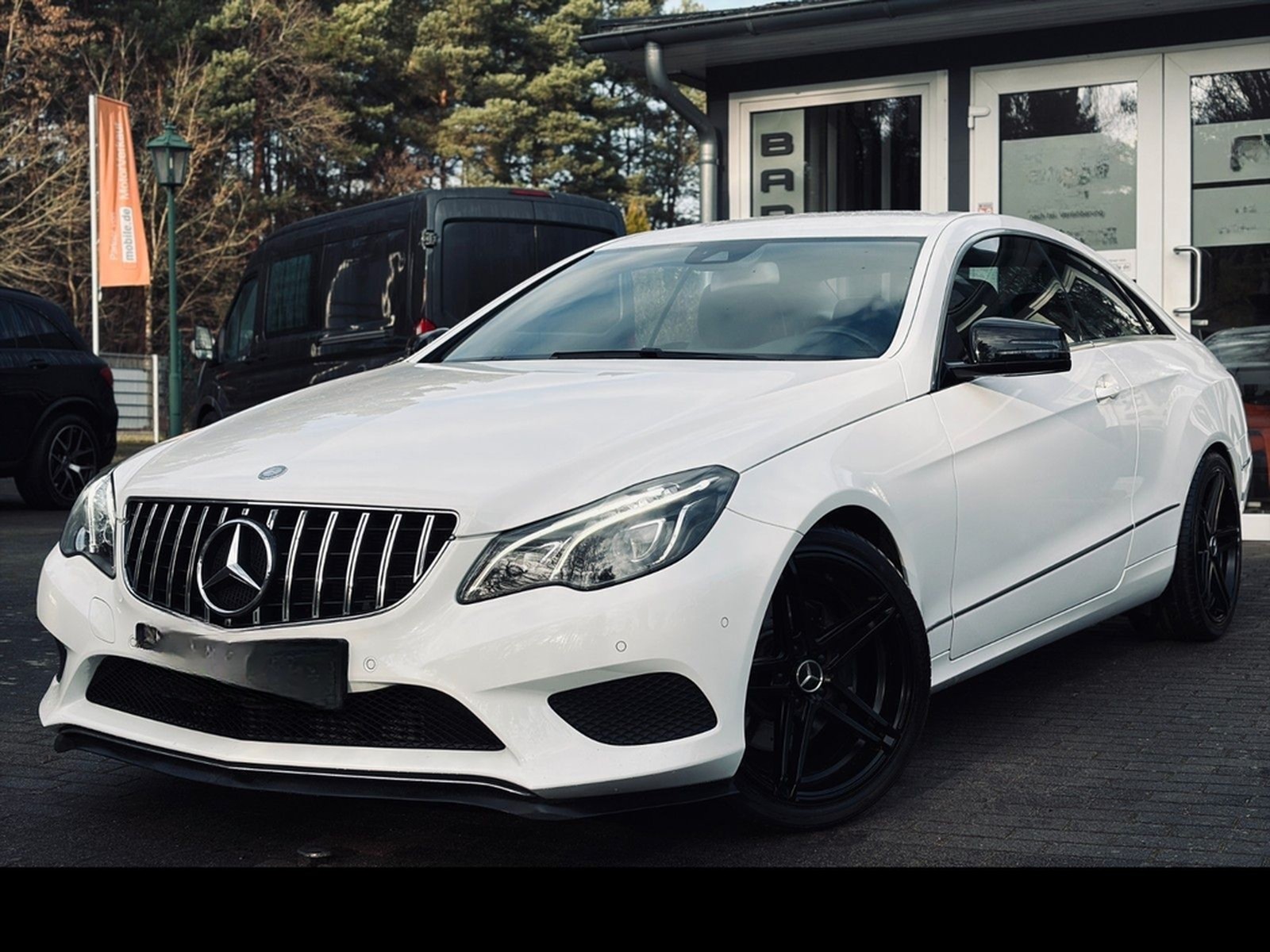 Mercedes-Benz E 250 Coupe Automatik+ILS+Navi+Totwinkel+SHZ+USB foto 3
