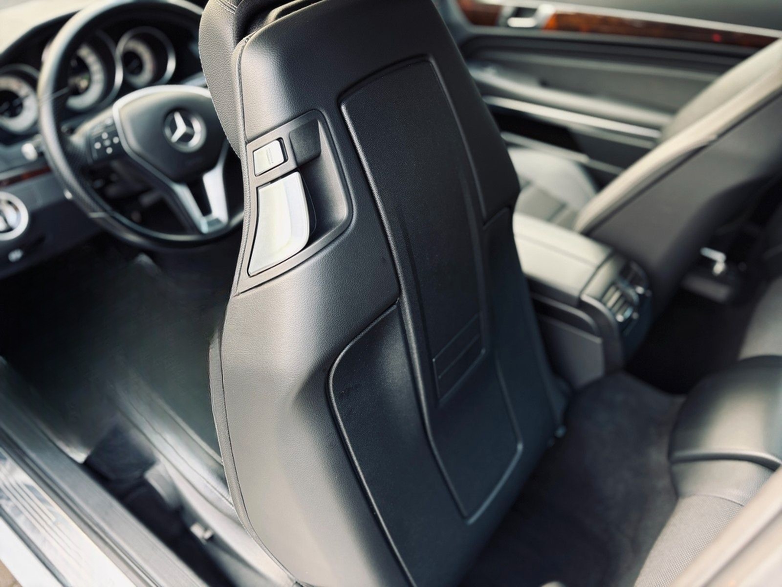 Mercedes-Benz E 250 Coupe Automatik+ILS+Navi+Totwinkel+SHZ+USB foto 26