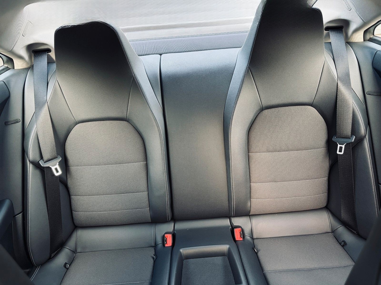Mercedes-Benz E 250 Coupe Automatik+ILS+Navi+Totwinkel+SHZ+USB foto 28