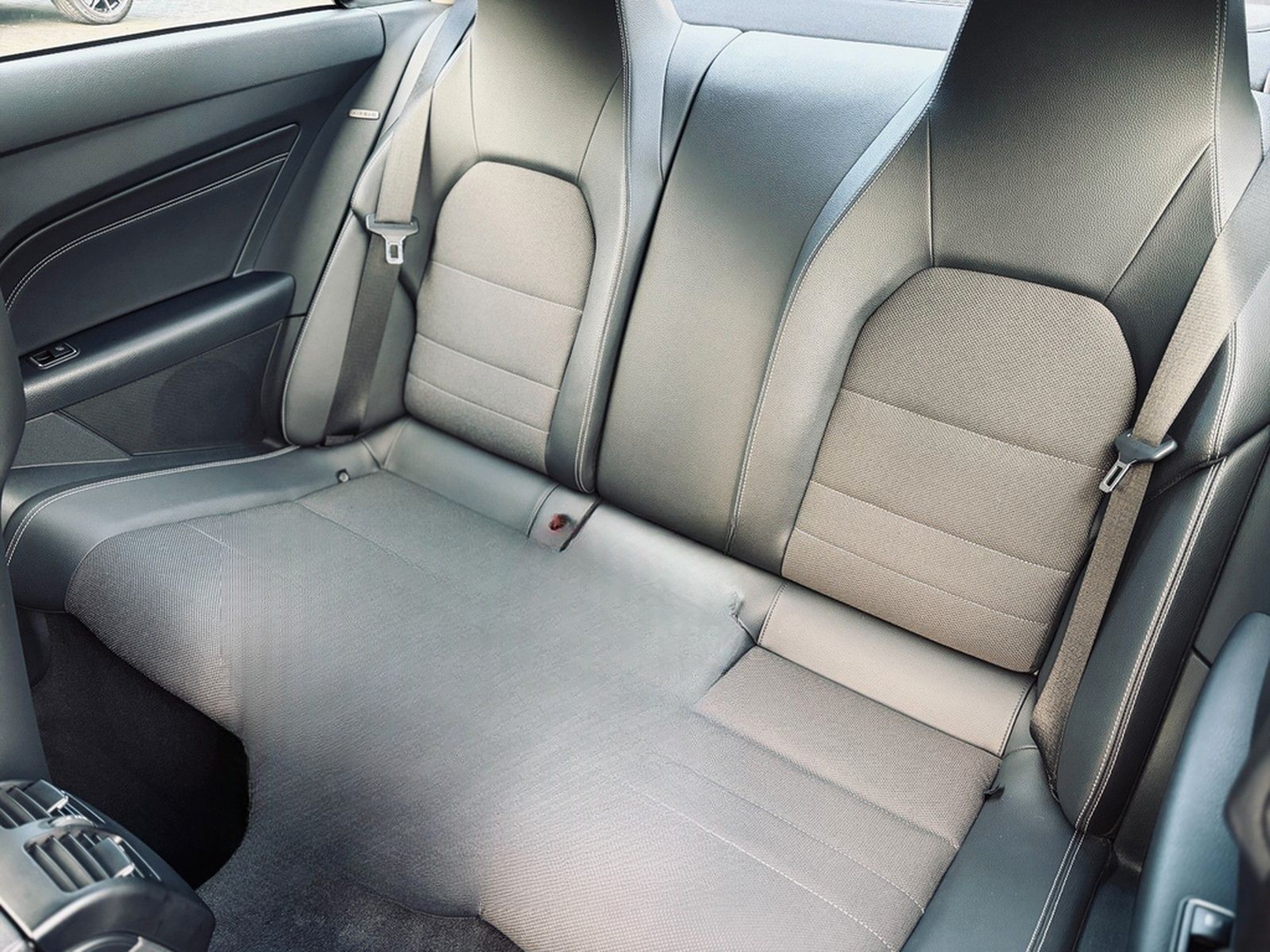 Mercedes-Benz E 250 Coupe Automatik+ILS+Navi+Totwinkel+SHZ+USB foto 29