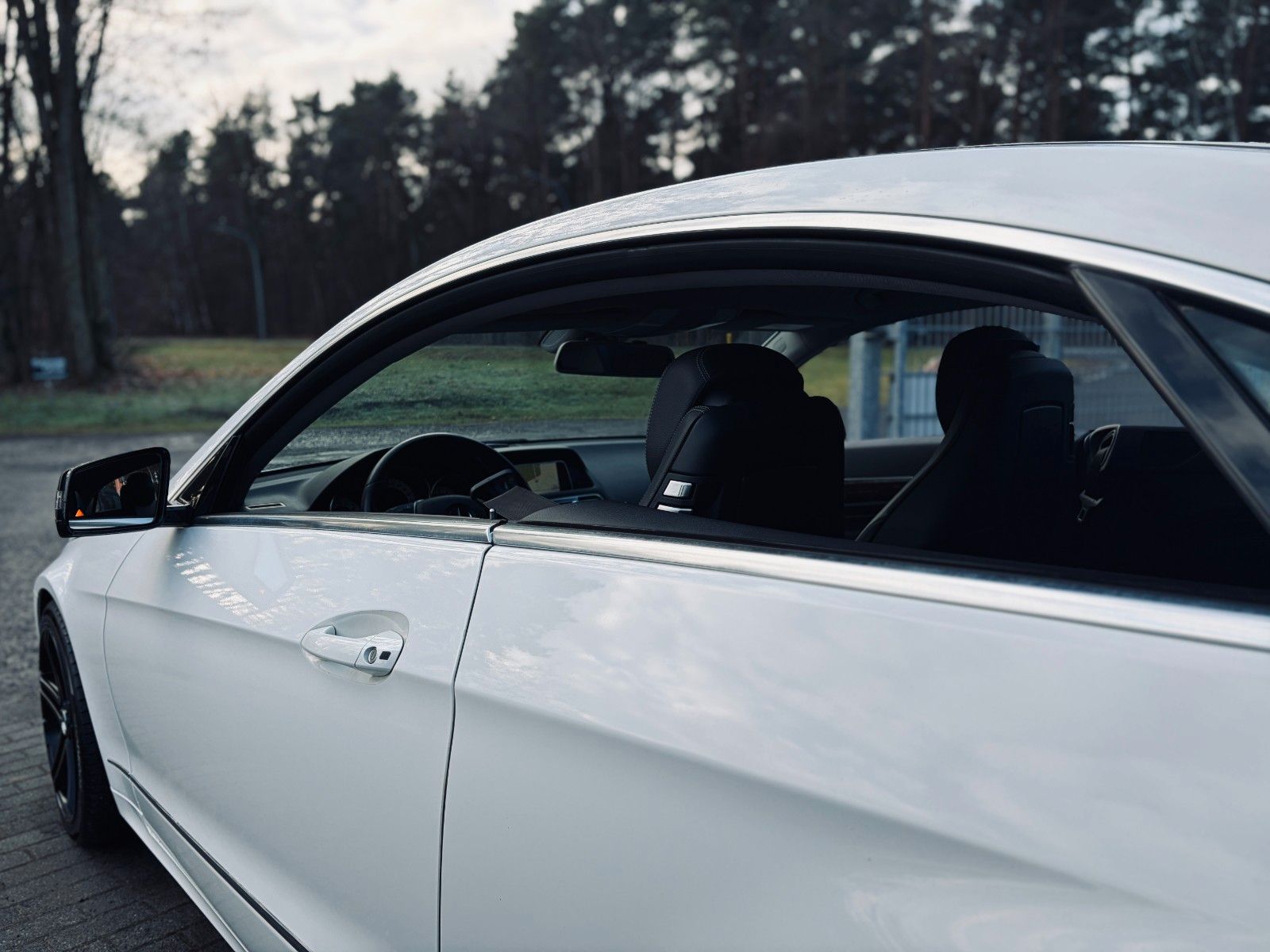 Mercedes-Benz E 250 Coupe Automatik+ILS+Navi+Totwinkel+SHZ+USB foto 36