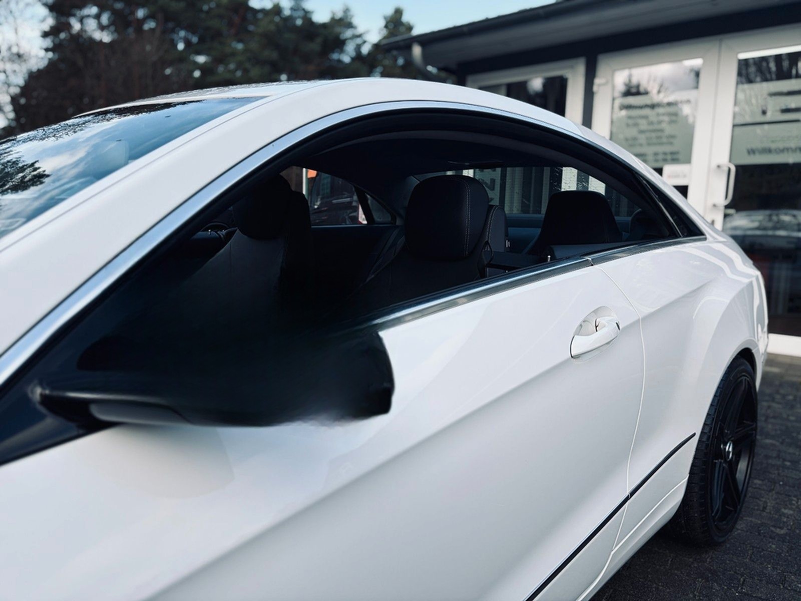 Mercedes-Benz E 250 Coupe Automatik+ILS+Navi+Totwinkel+SHZ+USB foto 37