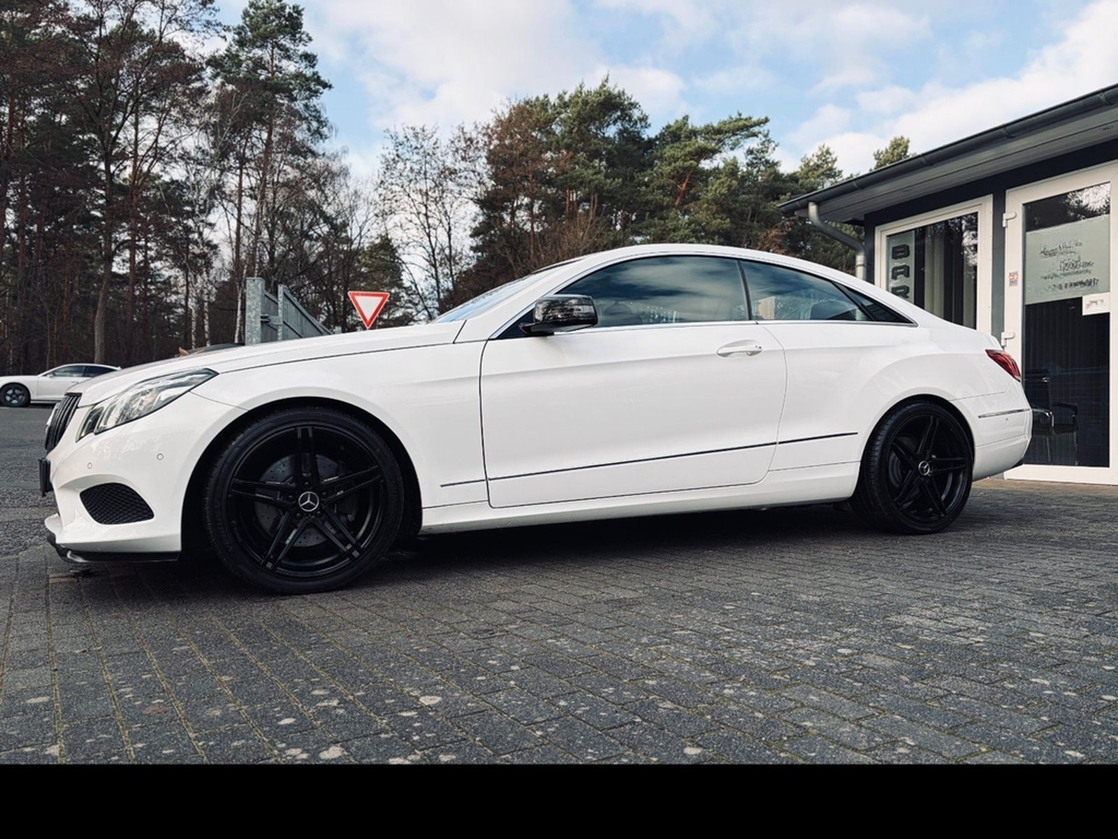 Mercedes-Benz E 250 Coupe Automatik+ILS+Navi+Totwinkel+SHZ+USB foto 5