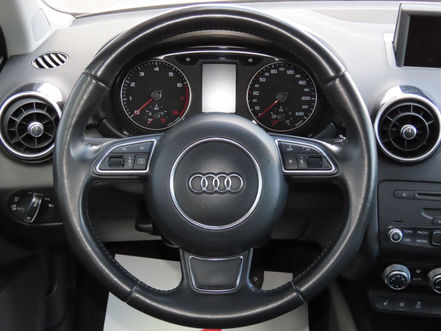 Audi A1 1.2 TFSI Sportback Ambition HUneu*SHZ*PDC foto 10