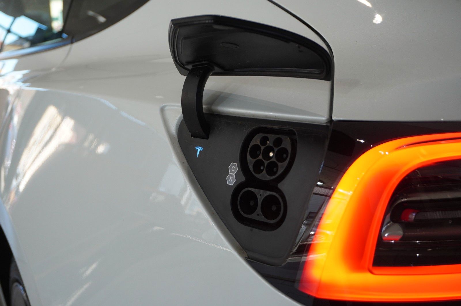 Tesla Model 3 LONGRANGE DUAL-MOTOR NAVI/KAMERA/AMD/AHK foto 11
