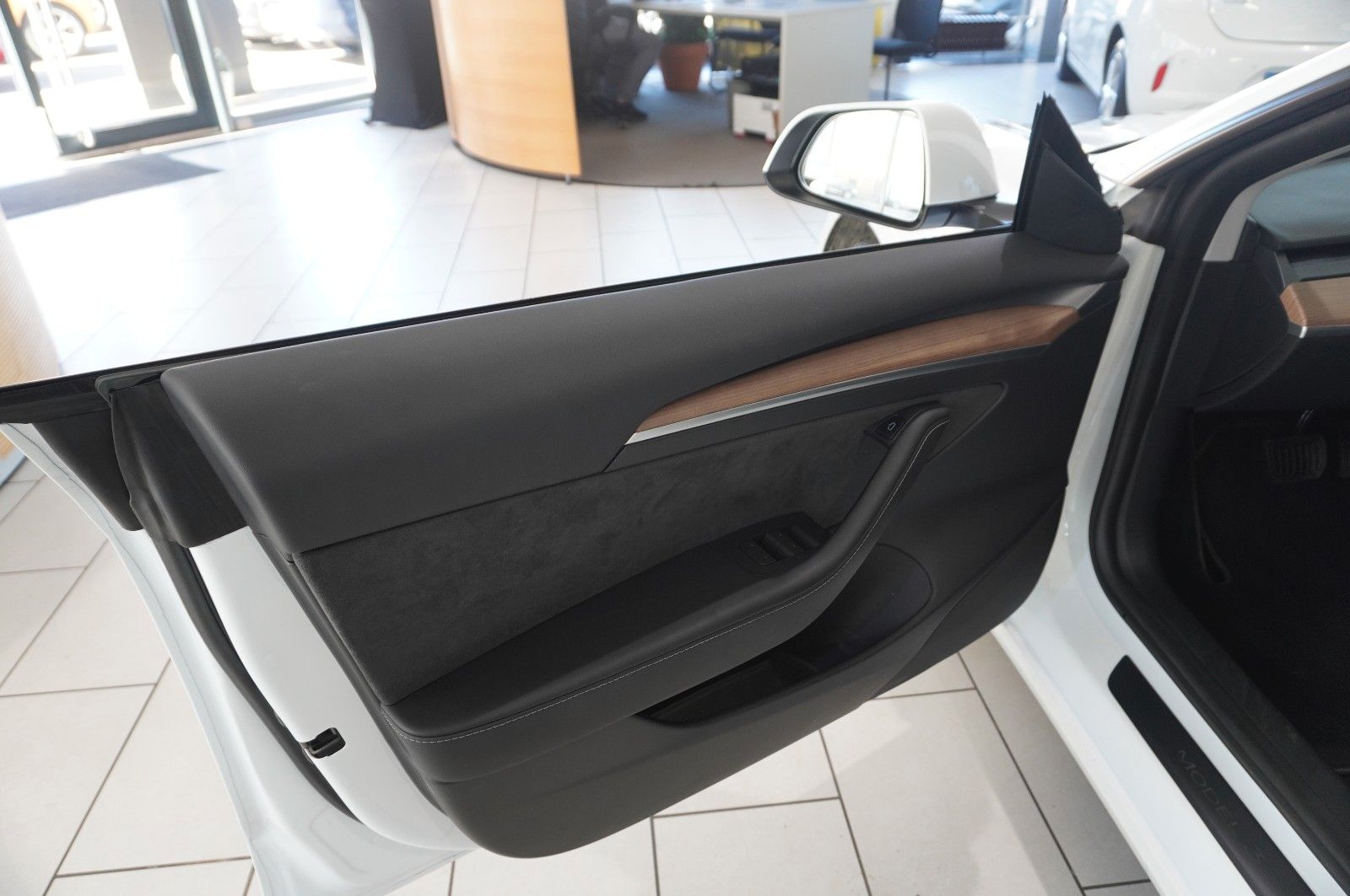 Tesla Model 3 LONGRANGE DUAL-MOTOR NAVI/KAMERA/AMD/AHK foto 16