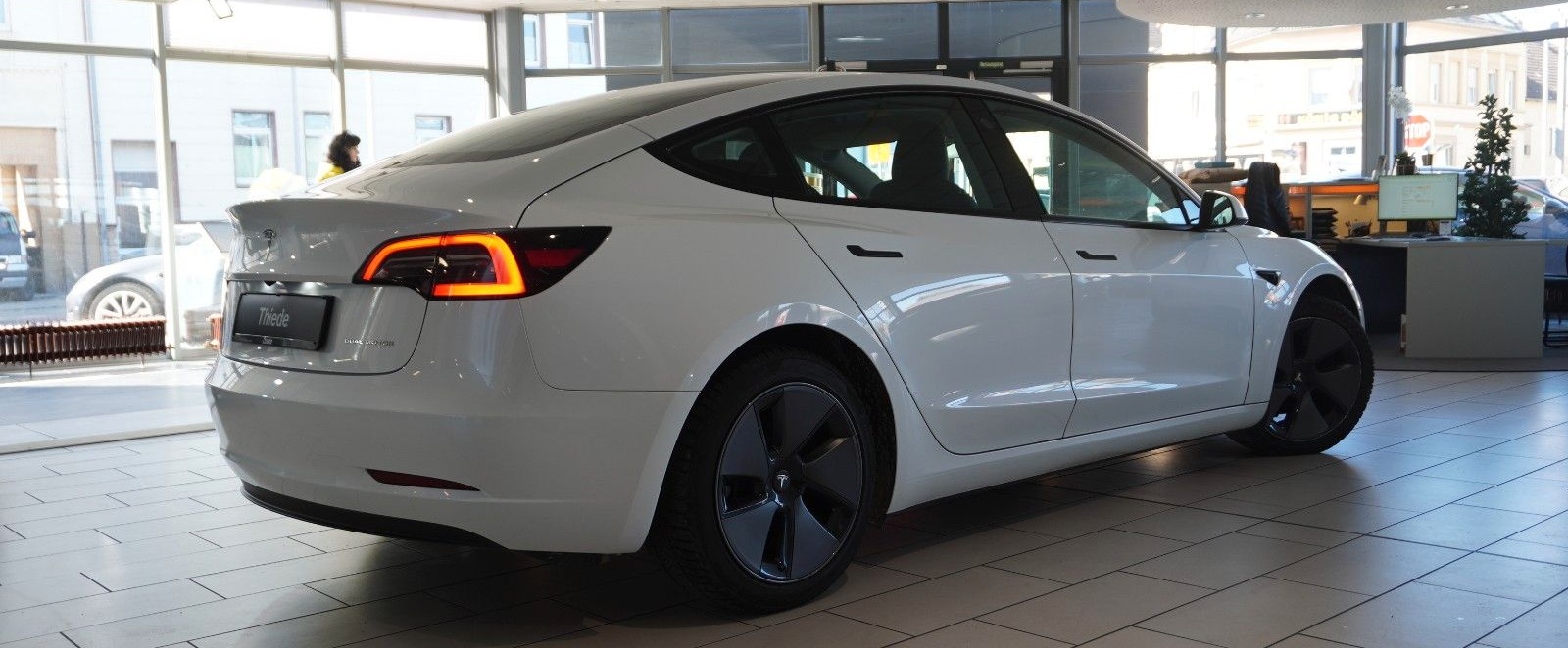 Tesla Model 3 LONGRANGE DUAL-MOTOR NAVI/KAMERA/AMD/AHK foto 8
