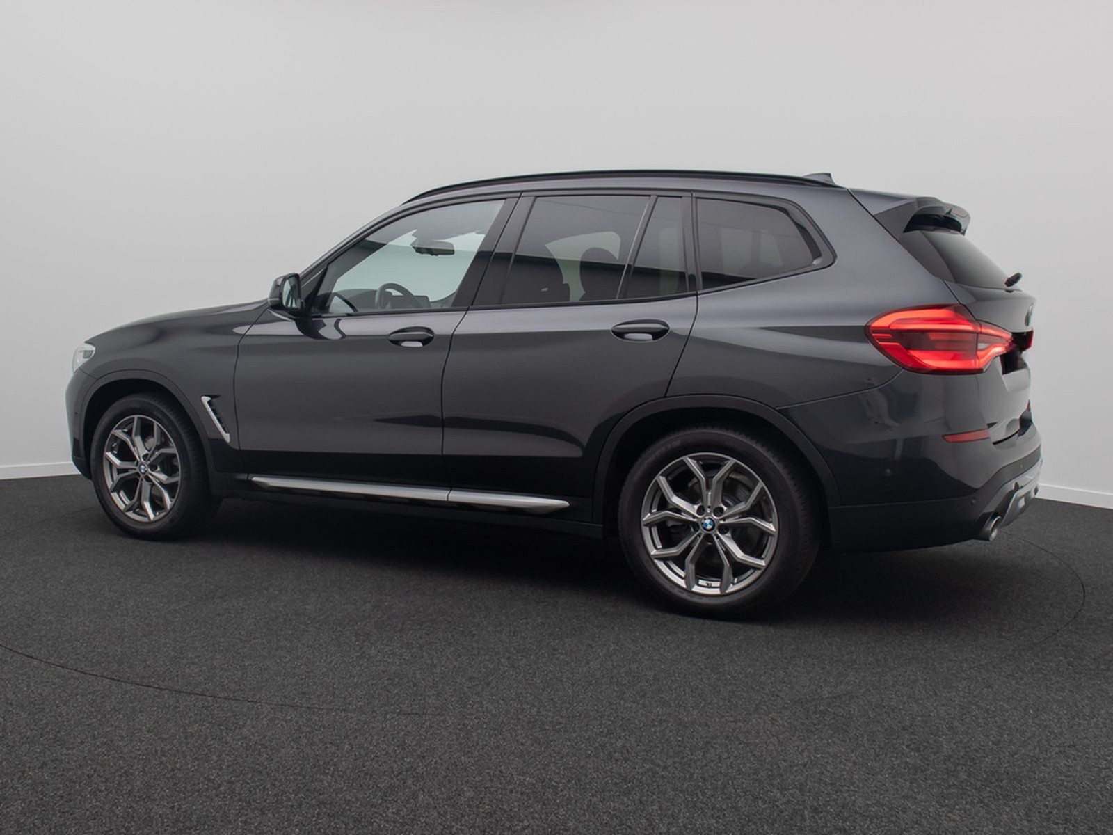 BMW X3 xD20d xLine ACC AHK Kamera DisplKey HUD Leder foto 10