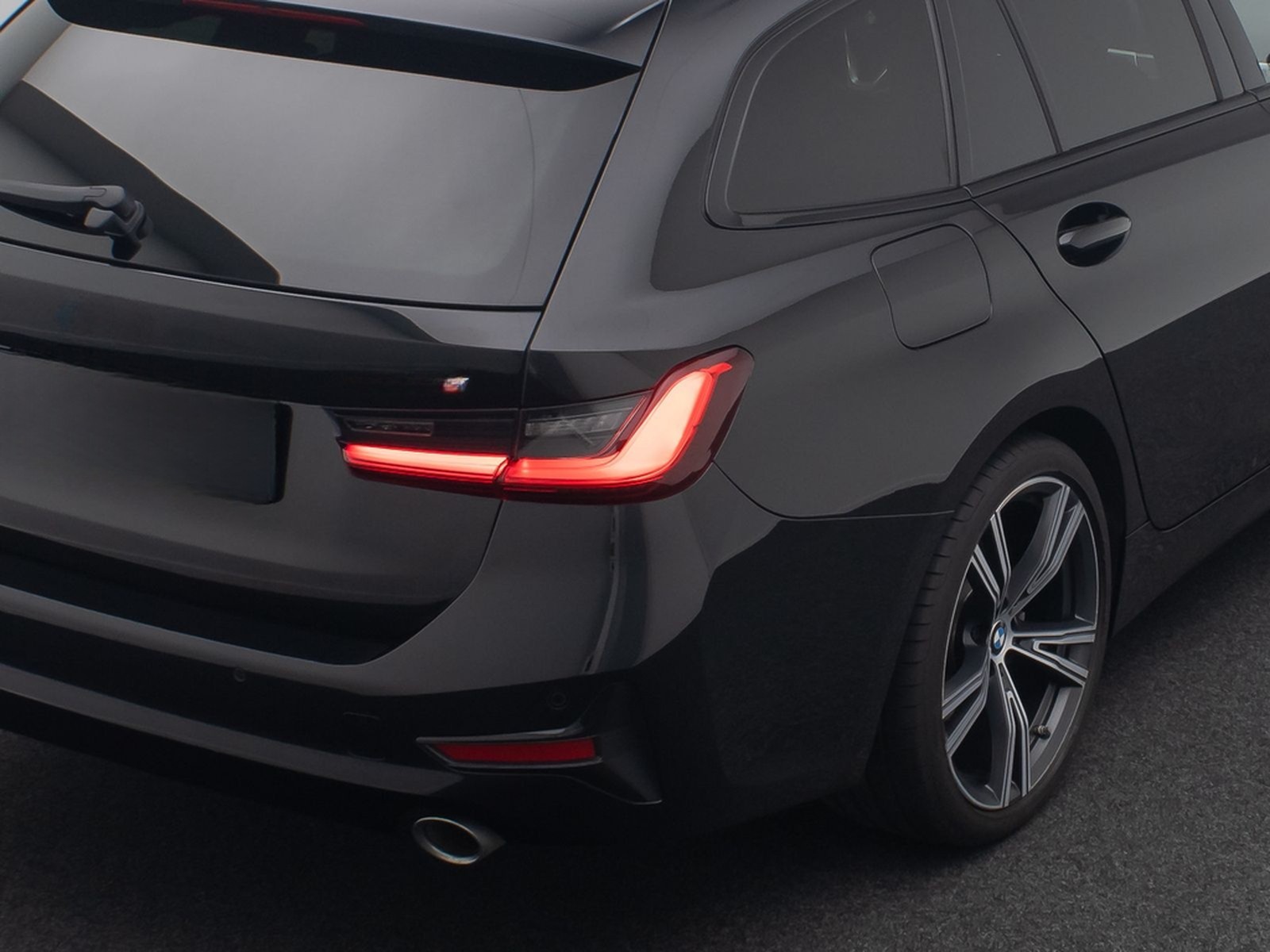 BMW 320d ACC Alarm HUD DAB H/K Panoram Sportsitz 19" foto 17