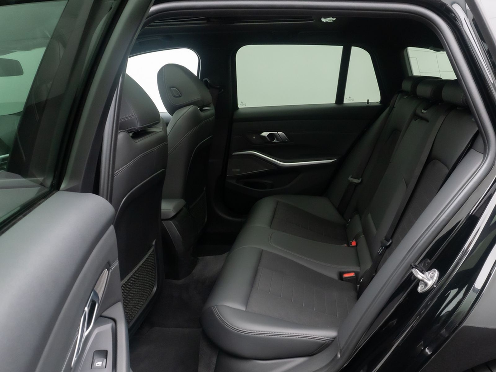 BMW 320d ACC Alarm HUD DAB H/K Panoram Sportsitz 19" foto 26