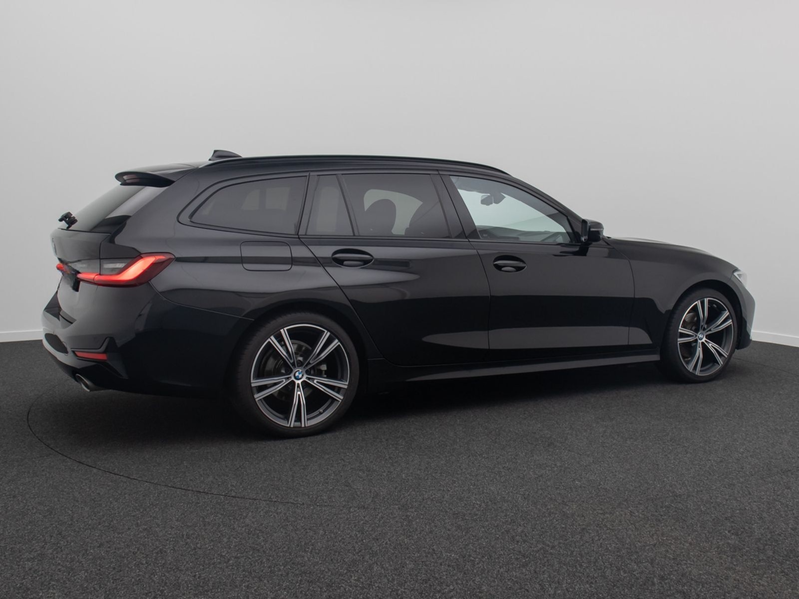 BMW 320d ACC Alarm HUD DAB H/K Panoram Sportsitz 19" foto 6
