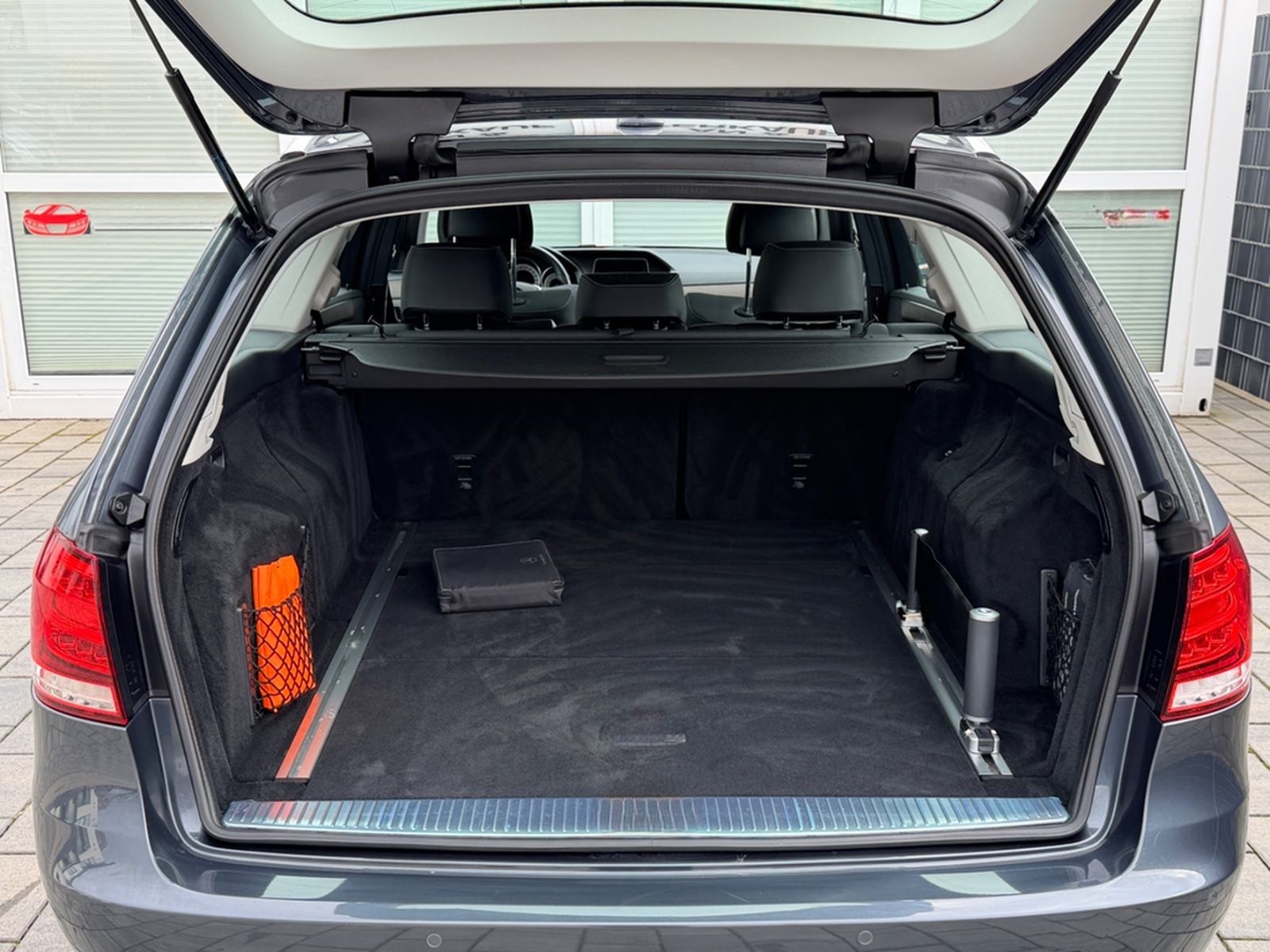 Mercedes-Benz E500 Kombi V8/ACC/STANDHZNG/360°/SITZBELÜFT/AHK foto 12