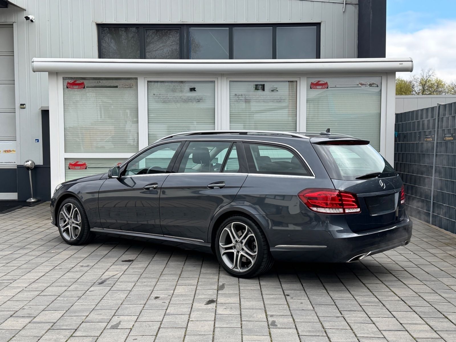 Mercedes-Benz E500 Kombi V8/ACC/STANDHZNG/360°/SITZBELÜFT/AHK foto 14