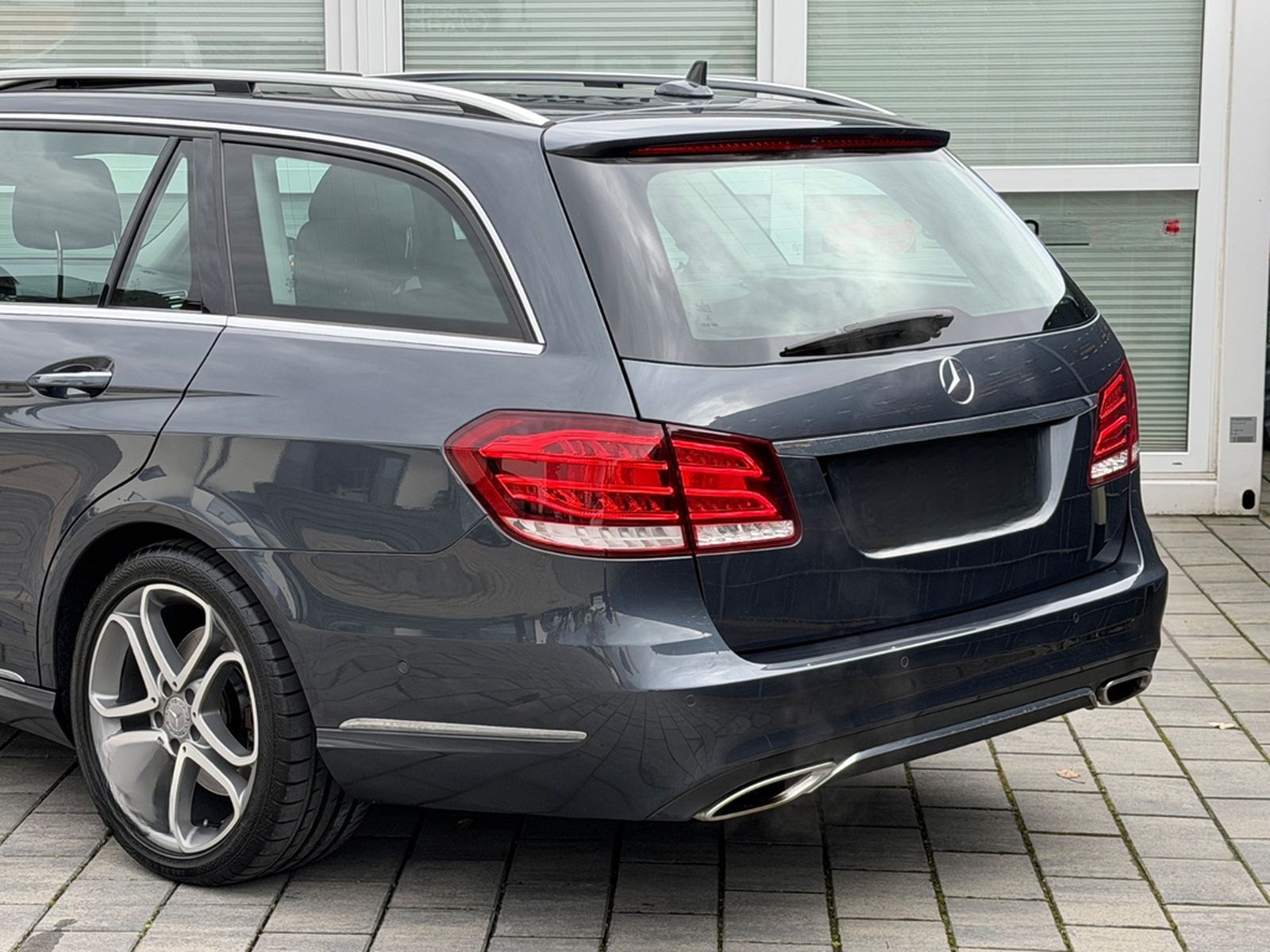 Mercedes-Benz E500 Kombi V8/ACC/STANDHZNG/360°/SITZBELÜFT/AHK foto 15