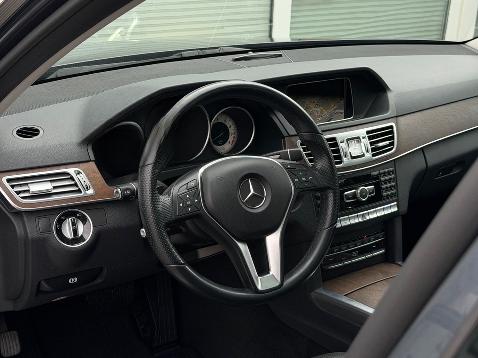 Mercedes-Benz E500 Kombi V8/ACC/STANDHZNG/360°/SITZBELÜFT/AHK foto 21