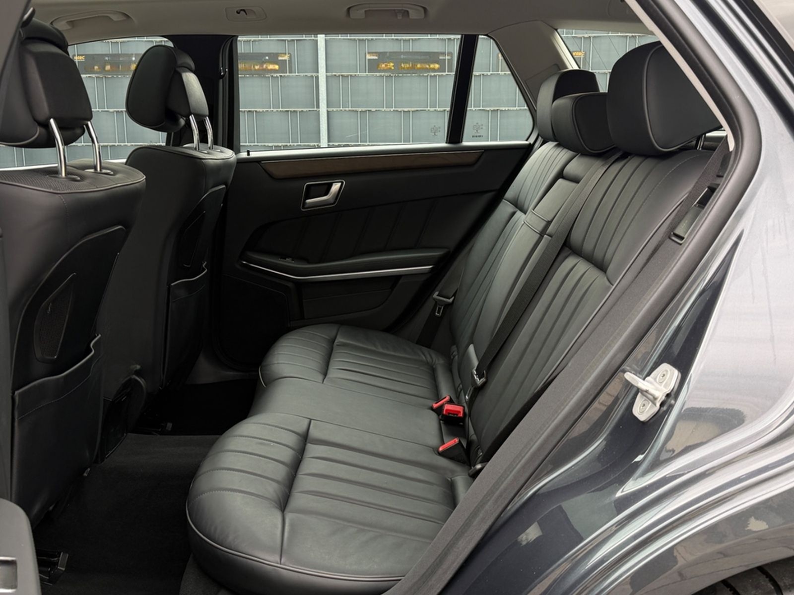 Mercedes-Benz E500 Kombi V8/ACC/STANDHZNG/360°/SITZBELÜFT/AHK foto 24