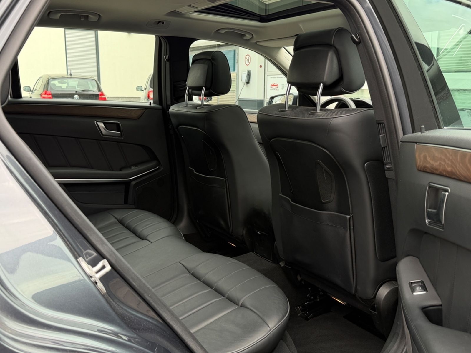 Mercedes-Benz E500 Kombi V8/ACC/STANDHZNG/360°/SITZBELÜFT/AHK foto 25