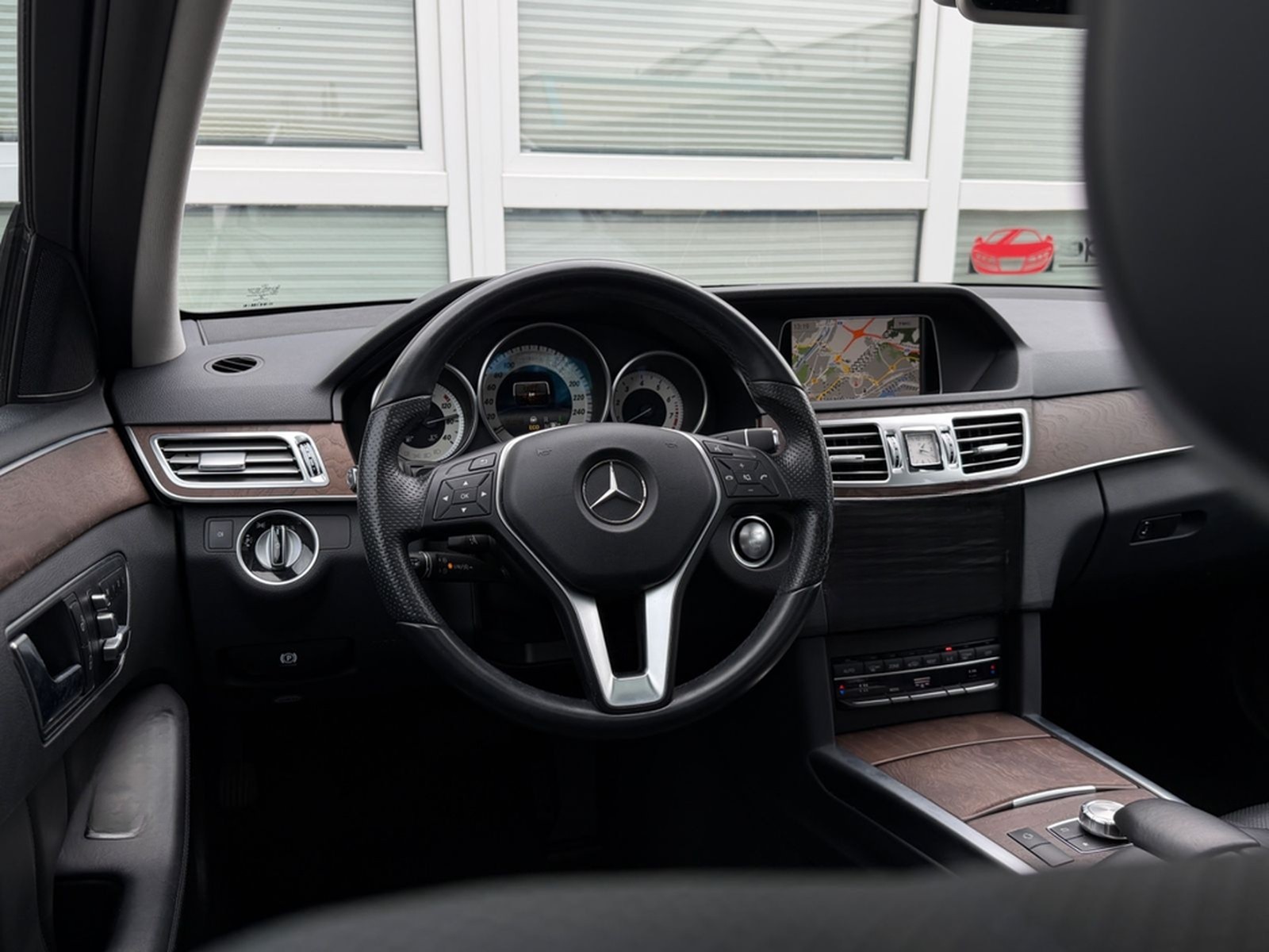 Mercedes-Benz E500 Kombi V8/ACC/STANDHZNG/360°/SITZBELÜFT/AHK foto 33