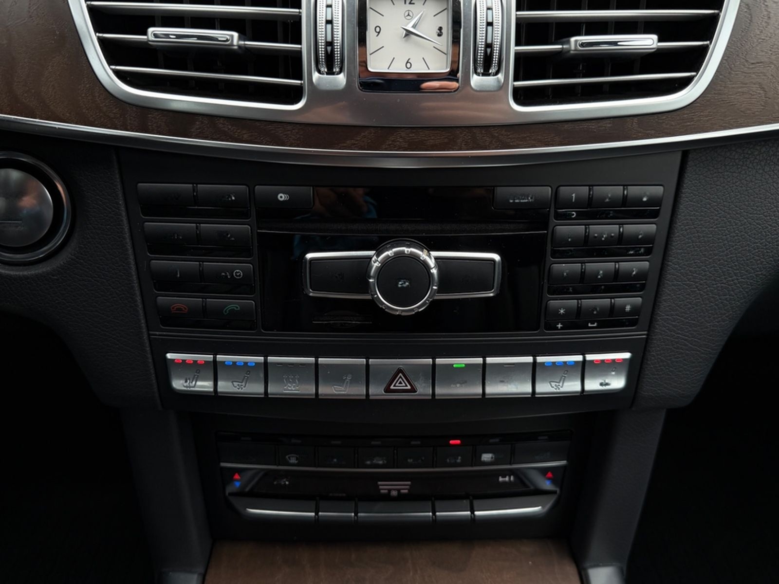 Mercedes-Benz E500 Kombi V8/ACC/STANDHZNG/360°/SITZBELÜFT/AHK foto 34