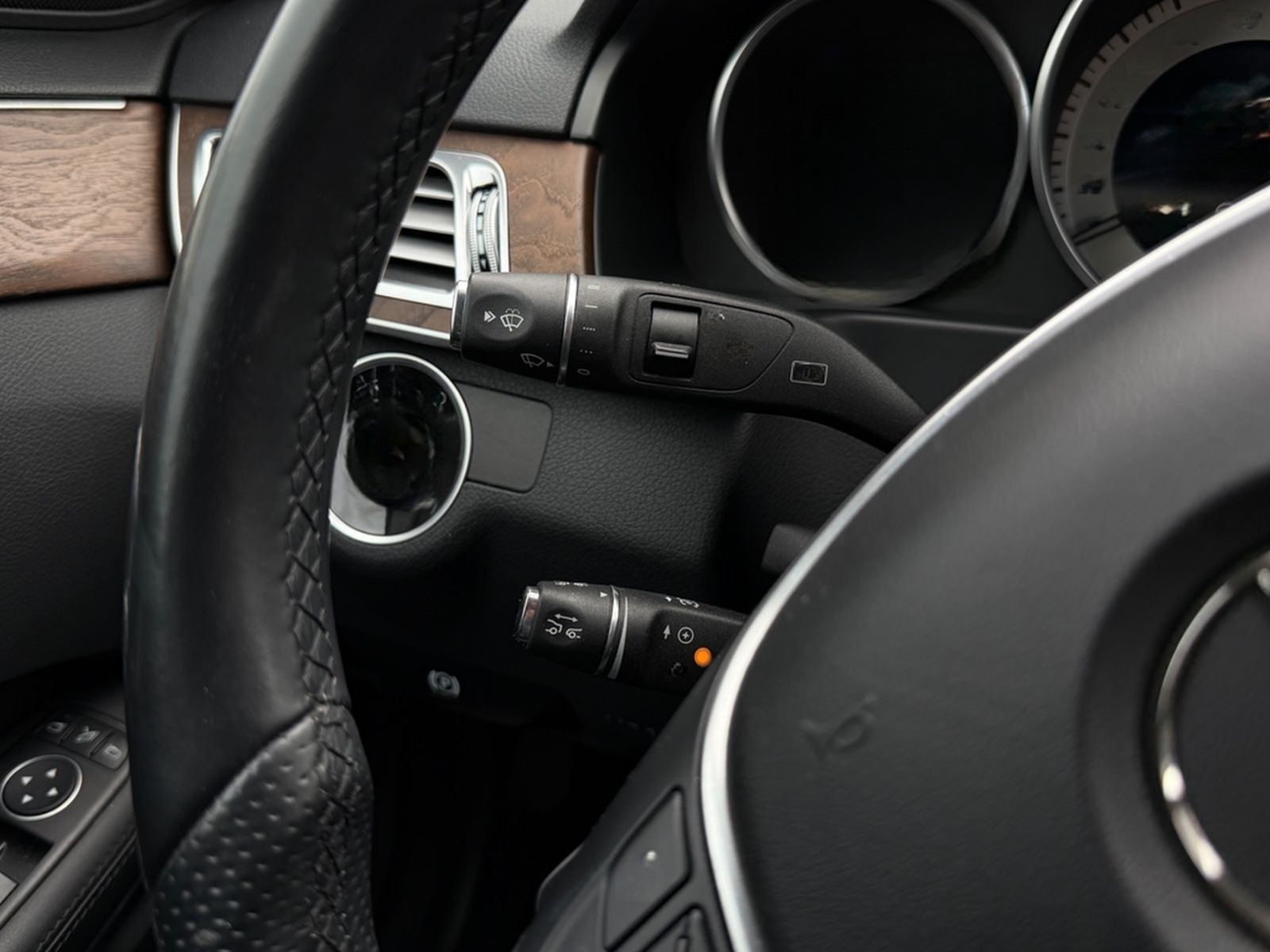Mercedes-Benz E500 Kombi V8/ACC/STANDHZNG/360°/SITZBELÜFT/AHK foto 36