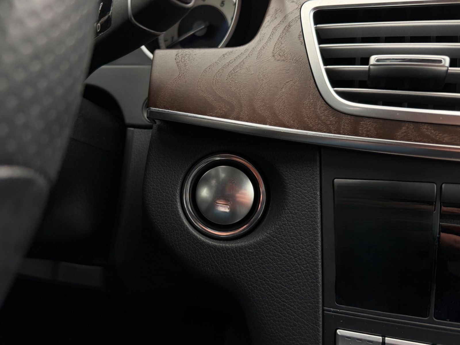 Mercedes-Benz E500 Kombi V8/ACC/STANDHZNG/360°/SITZBELÜFT/AHK foto 37